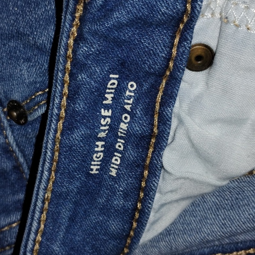 Universal Thread - Picture 2 of 4